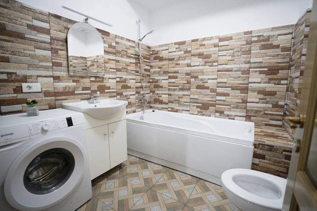 Alex 2 Apartament ヤシ エクステリア 写真